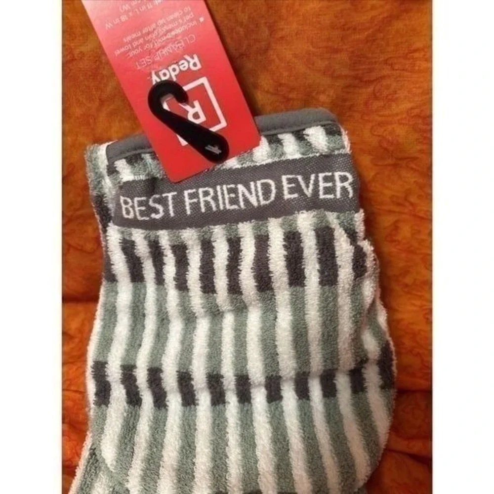 New Reddy Clean Up Kit ~ Glove, Quick Drying Dogs Mouth Or‎ Paw Towel